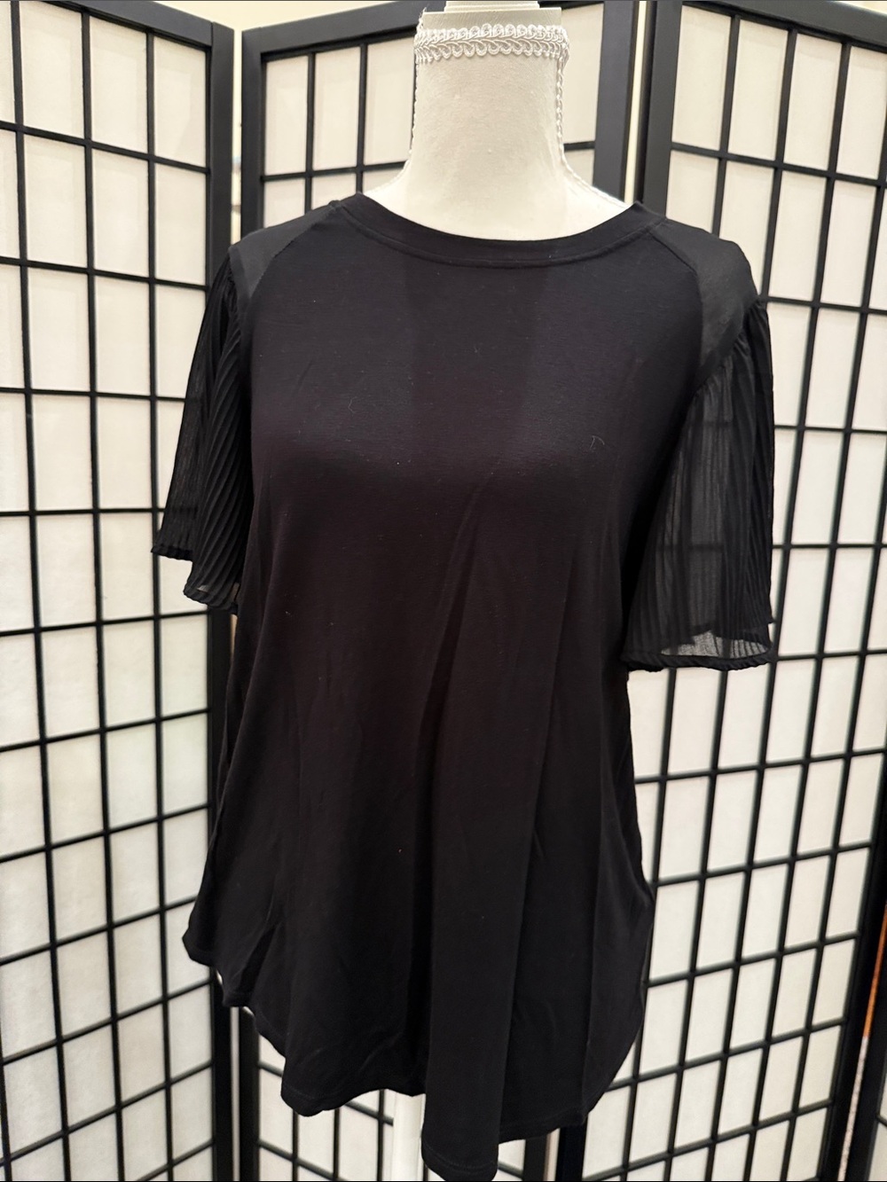 Cable & Gauge Black Pleated Short-Sleeve Tee